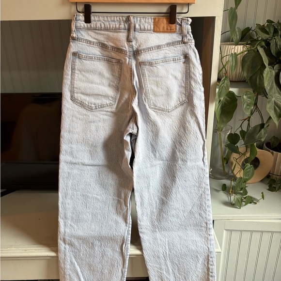 Curvy Perfect Wide-Leg Jeans in Light Blue - Picture 4 of 4